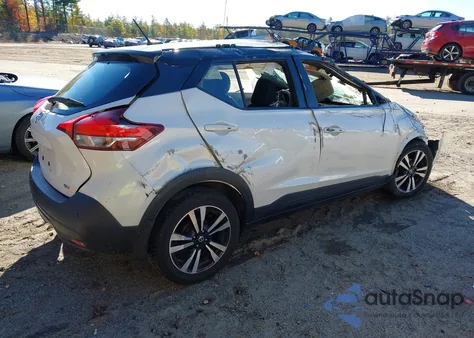 2020 Nissan Kicks Sv Xtronic Cvt z USA, uszkodzony, nr VIN 3N1CP5CV3LL536626